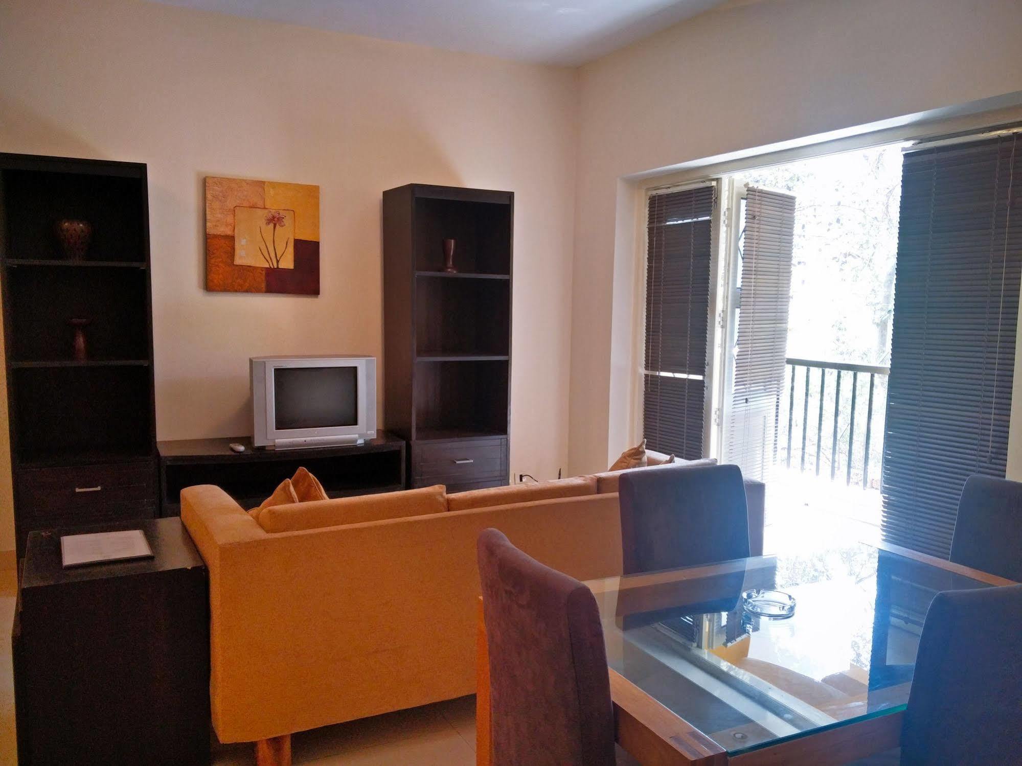 Surya Sangolda - The Apartment Hotel Bagian luar foto